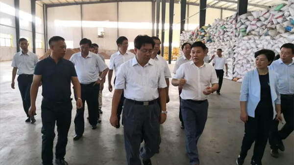 湖南省副省長(zhǎng)隋忠誠(chéng)調(diào)研貴太太，稱(chēng)贊貴太太助力產(chǎn)業(yè)扶貧，并鼓勵(lì)貴太太爭(zhēng)做行業(yè)標(biāo)桿